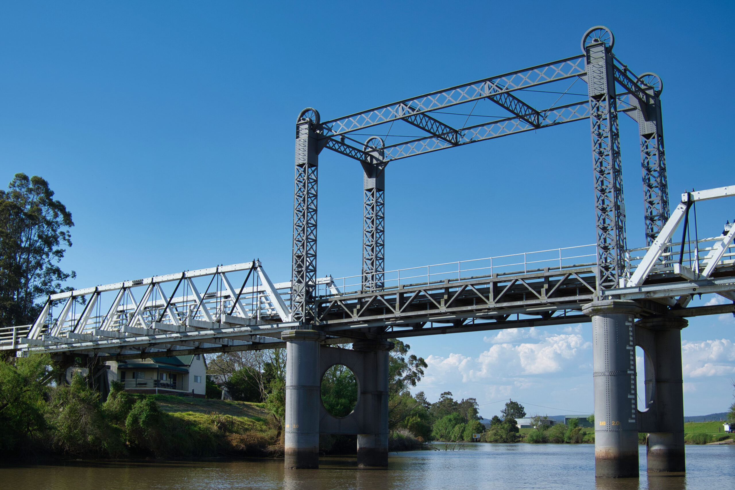 Puente de río.